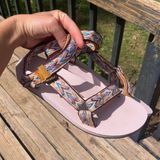 Teva Sandals Photo 0