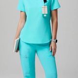 Fabletics Scrub set Photo 0