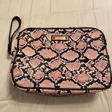 Nicole Miller Large Pouch Photo 0