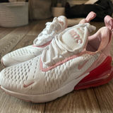 Nike  sneakers  Photo 0