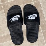 Nike Slides Photo 0