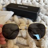 Amazon  Sunglasses Photo 0