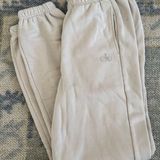Alo Yoga  Sweatpants Accolade Photo 0