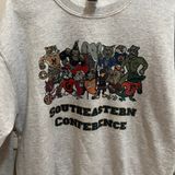 Gildan Light Gray Crewneck Sweatshirt Photo 0