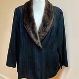 Jessica Howard  Woman Black Blazer W/Faux Fur Photo 0