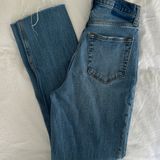 Abercrombie & Fitch 90s Slim Straight Ultra High Rise Jeans Photo 0
