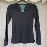 ASICS Long Sleeved Workout Top Photo 0