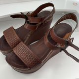 Pierre Dumas Wedged Photo 0