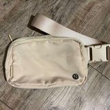 Lululemon  Belt Bag Photo 0