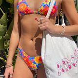 Kulani Kinis kulanis kinis sapphire sun Photo 0