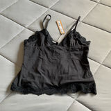 SKIMS NWT  triangle lace cami  Photo 0