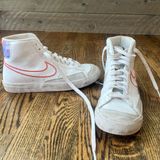 Nike limited edition Blazers Photo 0