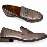 Clarks  Collection Silver Leather Penny Loafers Womens 9 Comfort Shoes Classic Photo 0