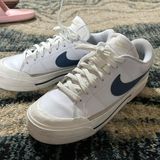 Nike Court Legacy Lift Photo 0