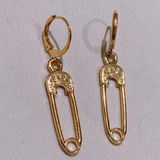 Urban Outfitters 𝗧𝗵𝗲 𝗣𝗮𝗽𝗲𝗿𝗰𝗹𝗶𝗽 Stacking Huggies 5/11 Photo 0