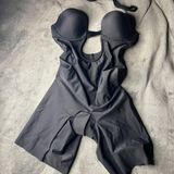 SKIMS Shape wear Photo 0