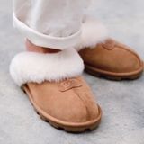 UGG  Coquette Slippers in Chestnut Brown Photo 0