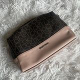 Calvin Klein Makeup Bag / Kit Photo 0