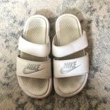 Nike Slides Photo 0