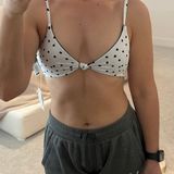 Dippin' Daisy's Dippin’ Daisy’s Knot Bikini Top  Photo 0