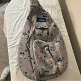 KAVU  Rope Bag Canvas Sling Backpack  Gray Retired Fly Fish Triangle Geometric Photo 0