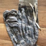 Avenue Camp Sweatpants Photo 0