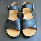UGG - Black Crossed Leather Straps Sandals - Women's Sz 6 Photo 0