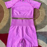NWOT Pink Seamless Two Piece Workout Active Set Bike Shorts Crop Top Small Photo 0