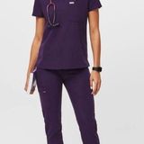 FIGS Scrub Set Purple Jam Size XS top/SP bottoms Style FW100 Photo 0