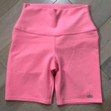 Alo Yoga Biker Shorts Photo 0