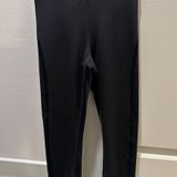 Alo Yoga Airlift High-Waisted  7/8 Line Up Leggings Photo 0