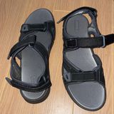 Khombu Sandals Photo 0