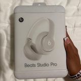 Beats Sandstone  Studio Pro Photo 0