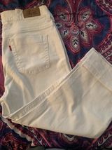 Levi’s White Capris Photo 0