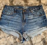 Refuge High-waisted Denim shorts Photo 0