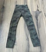 LULULEMON Wunder Train HR Crop Size 0 Green Camo Leggings Yoga Pant Drawstring Photo 0