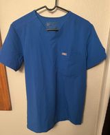 FIGS Leon Three-Pocket Scrub Top Photo 0