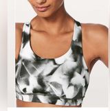 Lululemon like new Invigorate Bra
Blush Blossom Alpine White Black / Black Photo 0