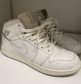 Air Jordans Jordan Retro 1 Mid Photo 0