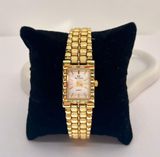 Vintage Style Gold Watch Photo 0