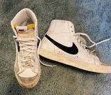 Women’s Blazers Mid 77 Photo 0