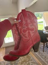 Red cowgirl boots Photo 0
