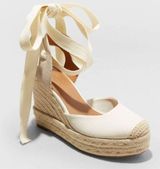 Women’s Universal Thread Ankle Wrap Cream Wedges Adriana Memory Foam Size 11 NWT Photo 0