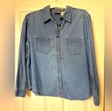 Women’s Blue Denim Button-Up Shirt. Size XL. Photo 0
