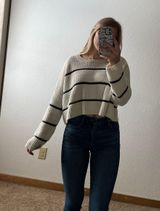 Cropped Sweater Size M Photo 0