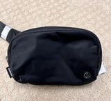 Lululemon Everywhere Belt Bag (NWT) Photo 0