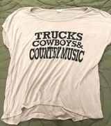 Graphic Tee Size XL Photo 0