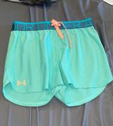 Under Armour Shorts Photo 0