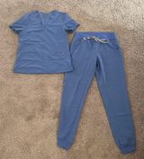 FIGS Scrubs Set Photo 0