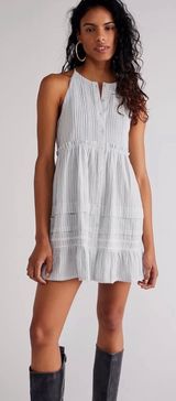 Blue And White Dress Photo 0